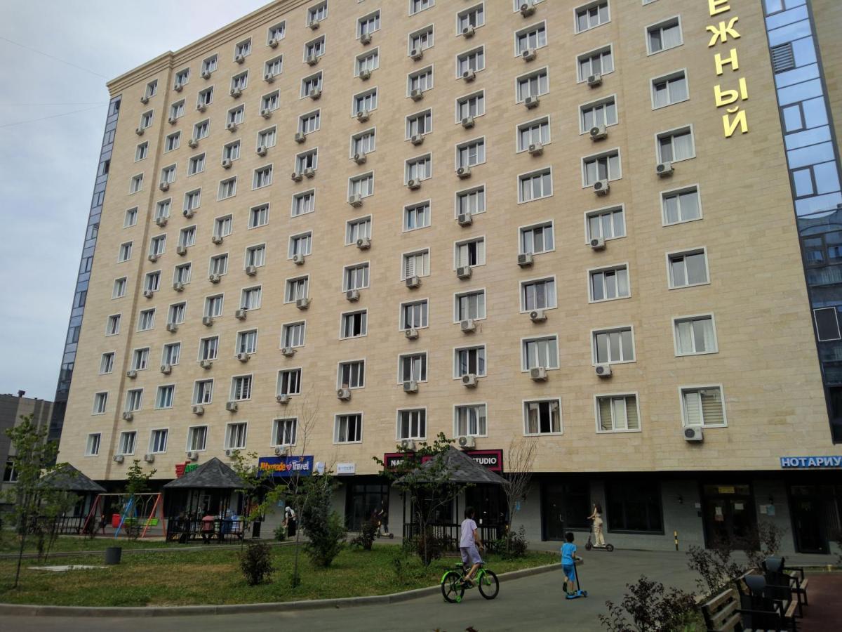 Уютная Студия На Арбате Alma-Ata Buitenkant foto